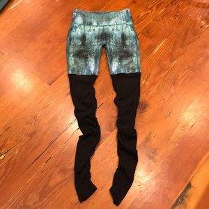 Alo Yoga Goddess Ribbed Airbrush- Blue leggings